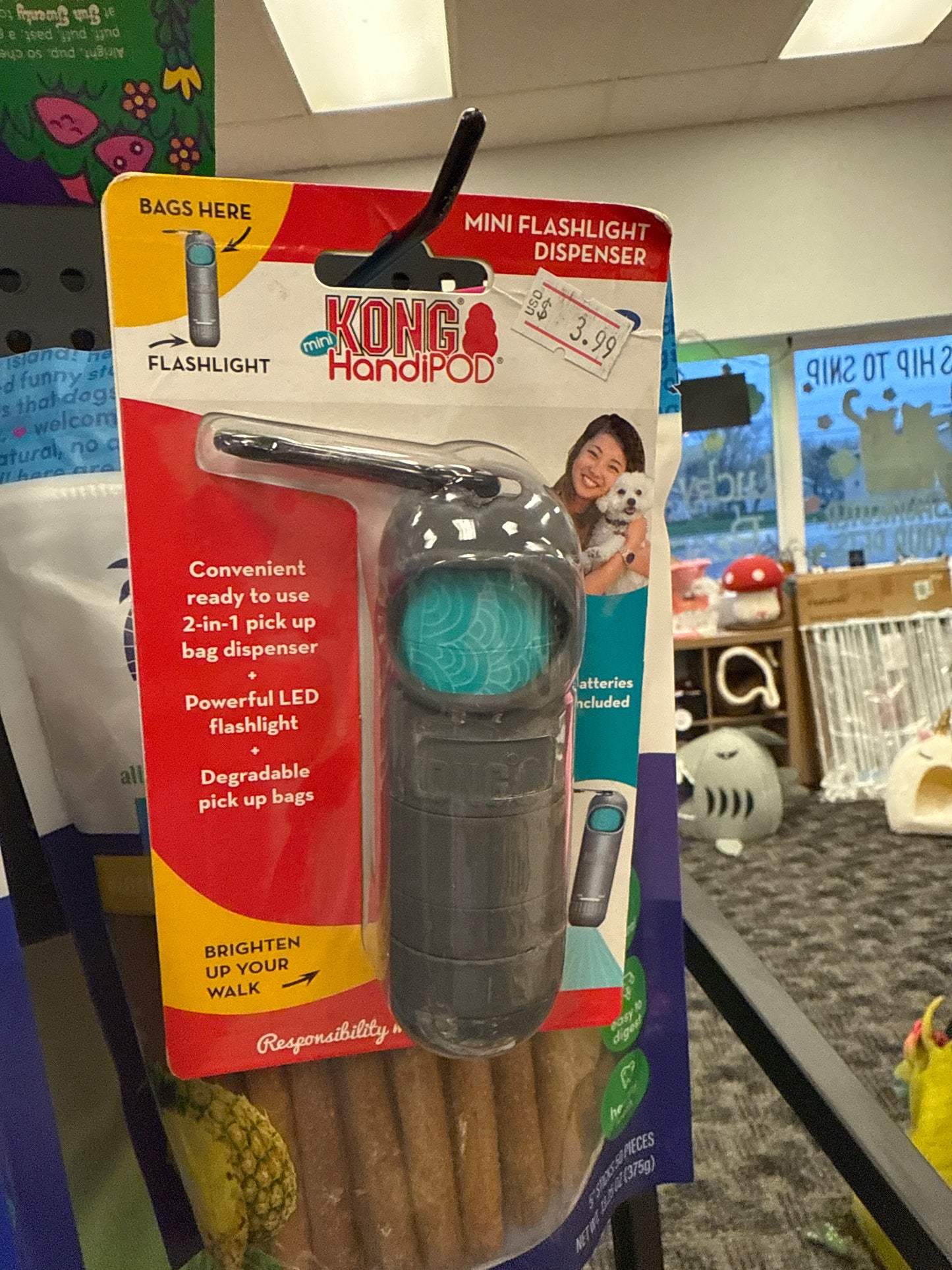 Kong Handipod Dog Pick Up Bag DiSpenser and Flashlight