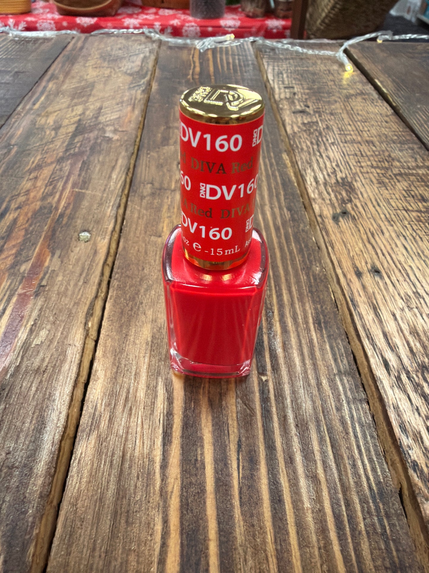 DND Diva DV160 Red nail polish