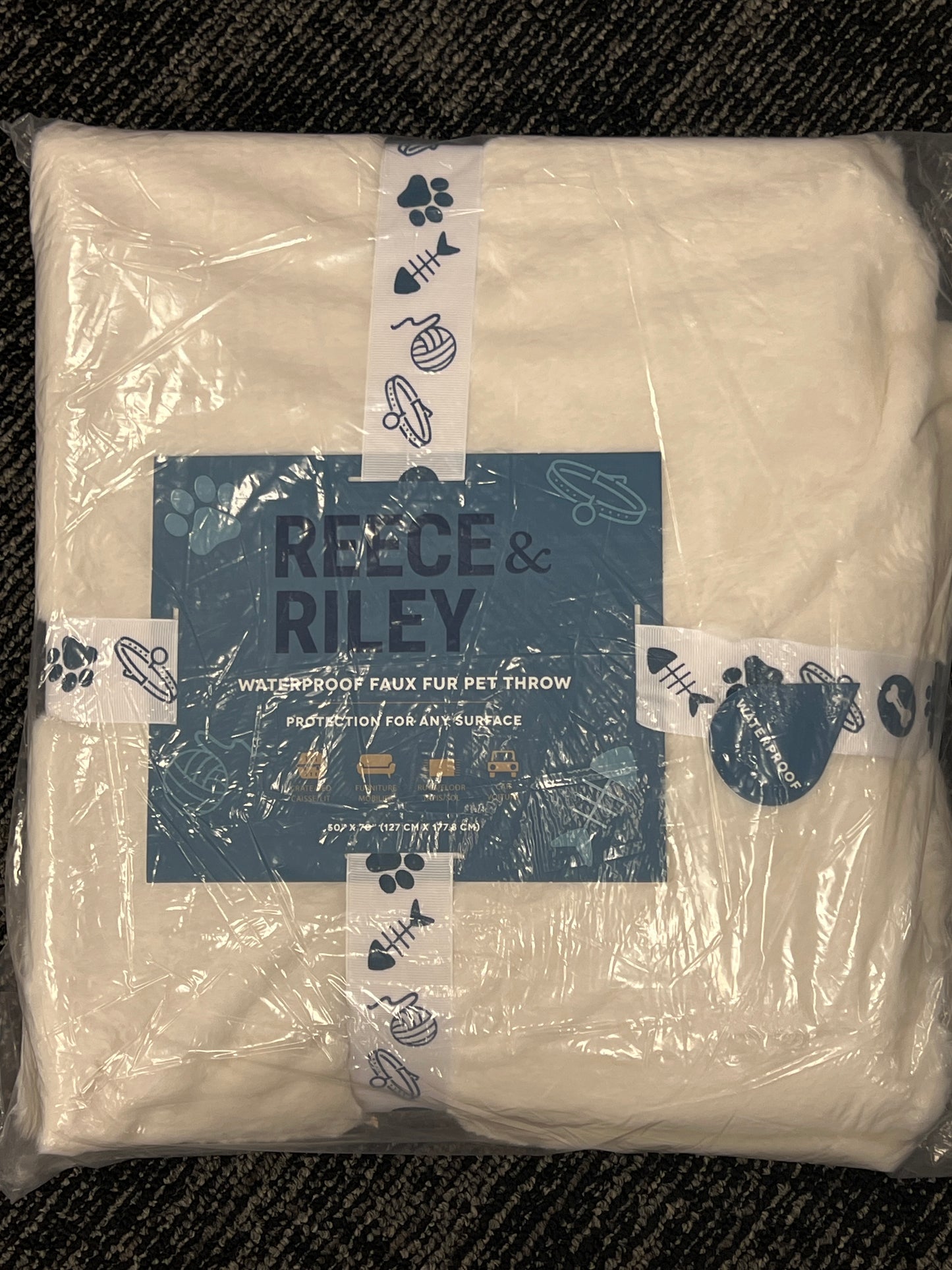 Reece & Riley Waterproof faux fur pet throw 50”x70”