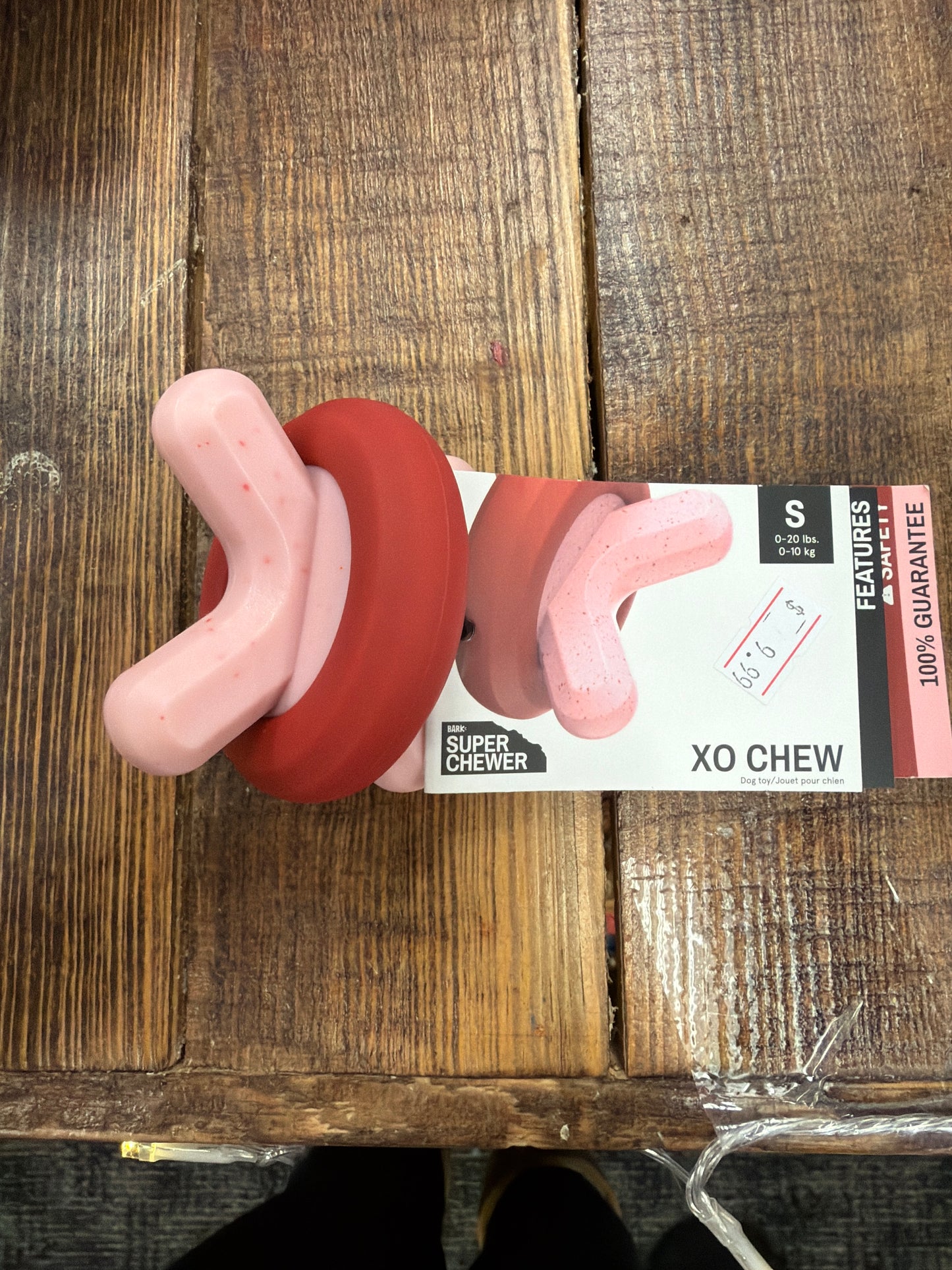 Bark Super Chewer XO Chew dog toy size s
