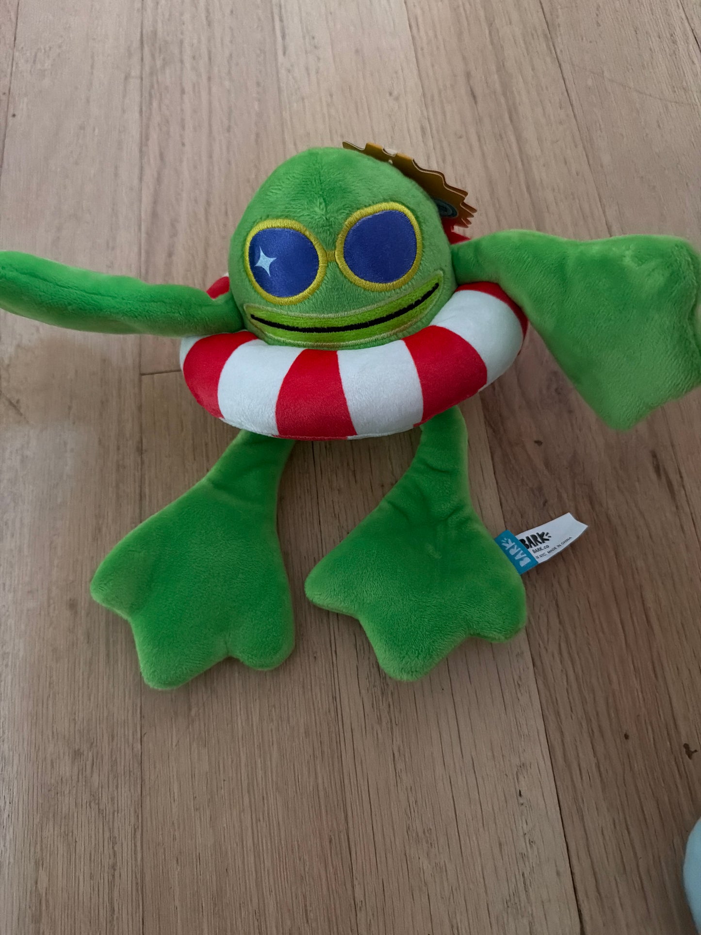 Bark Pool Party Hopper dog toy size m/l