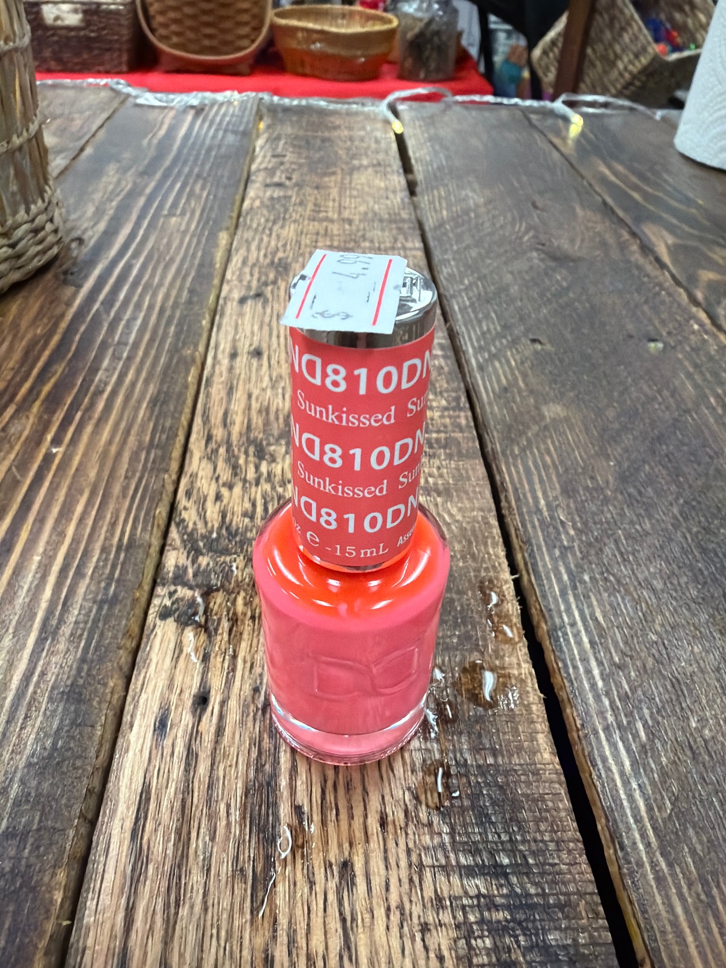 DND DAISY 810 Sun-kissed nail polish