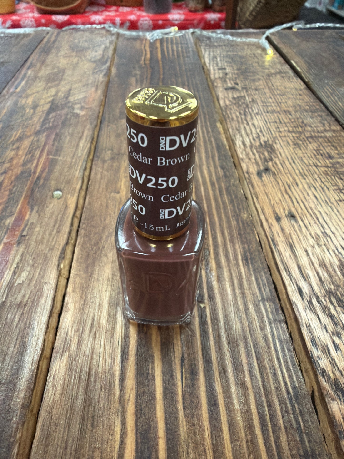 DND Diva DV250 Cedar Brown nail polish