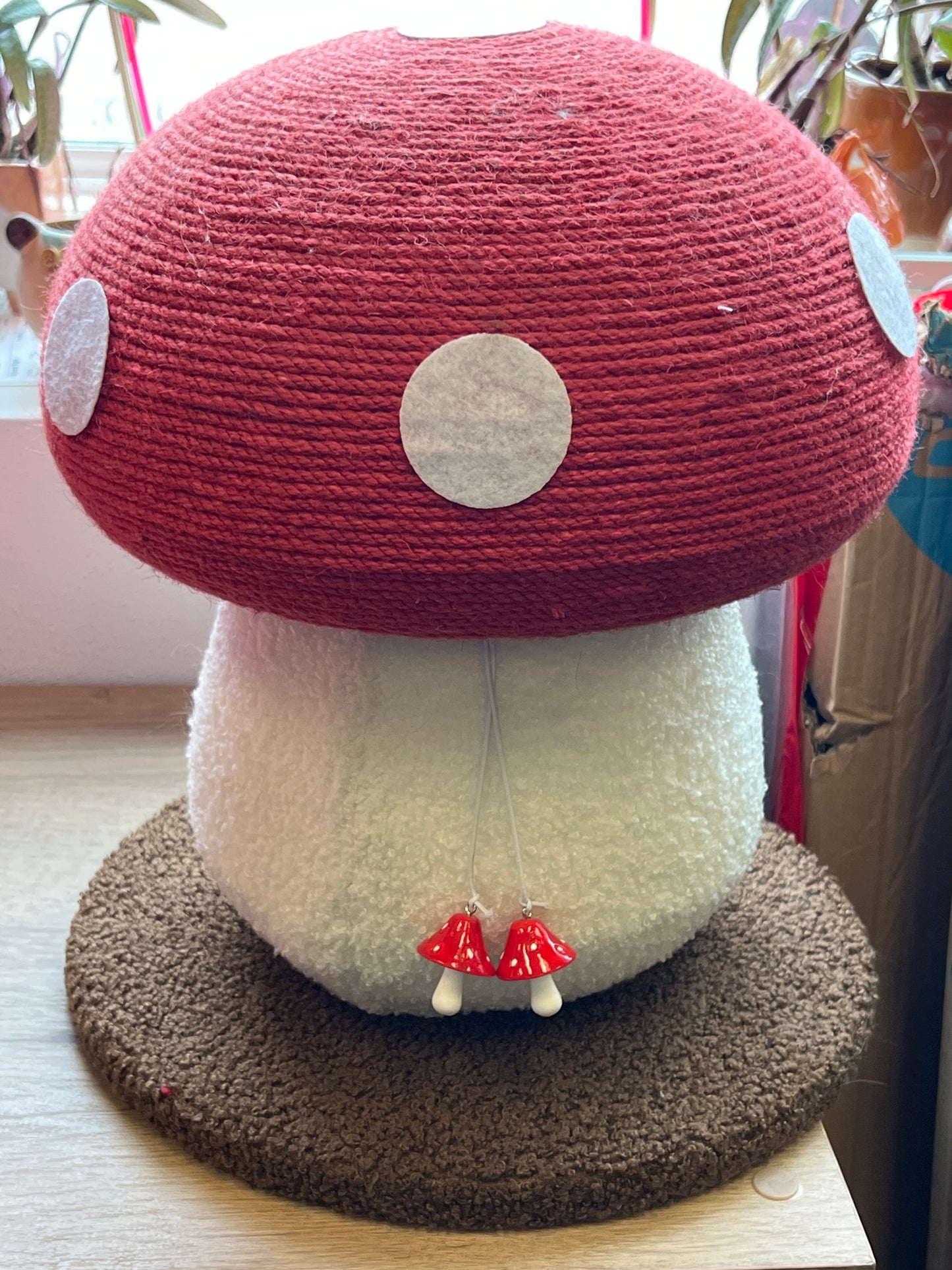 Novelty-Themed Cat Tree/Tower/Scratcher