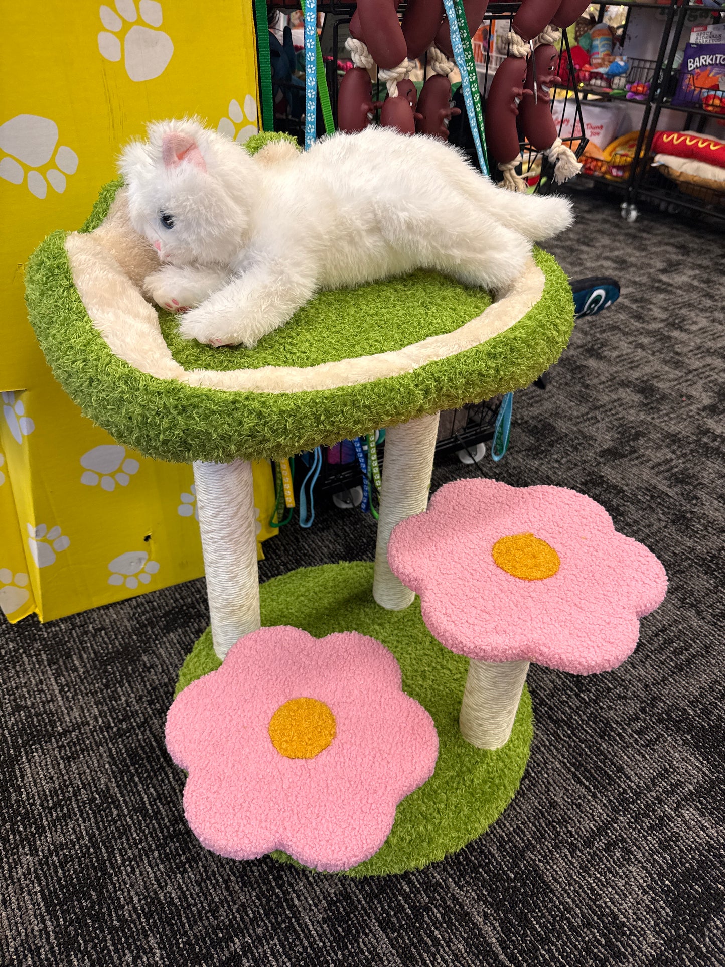 Novelty-Themed Cat Tree/Tower/Scratcher