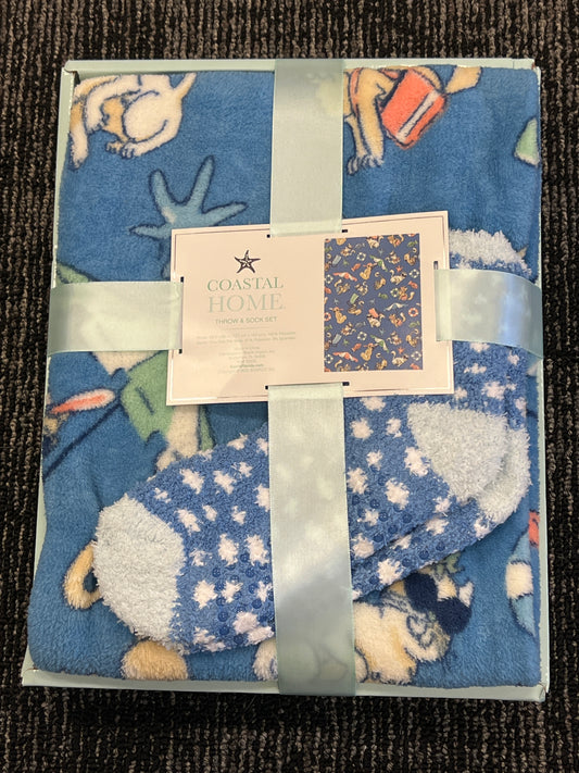 Coastal Home Beach Cats fleece throw & sock set