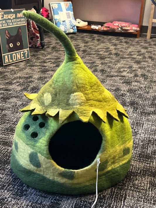 Dharma Karma Fairy Cottage Wool Pet Cave Dog/Cat