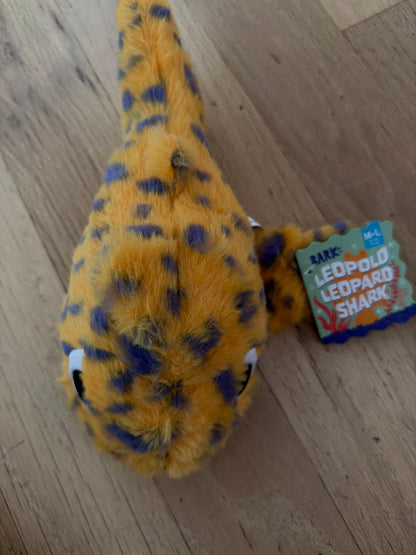 Bark Leopold Leopard Shark dog toy size m/l