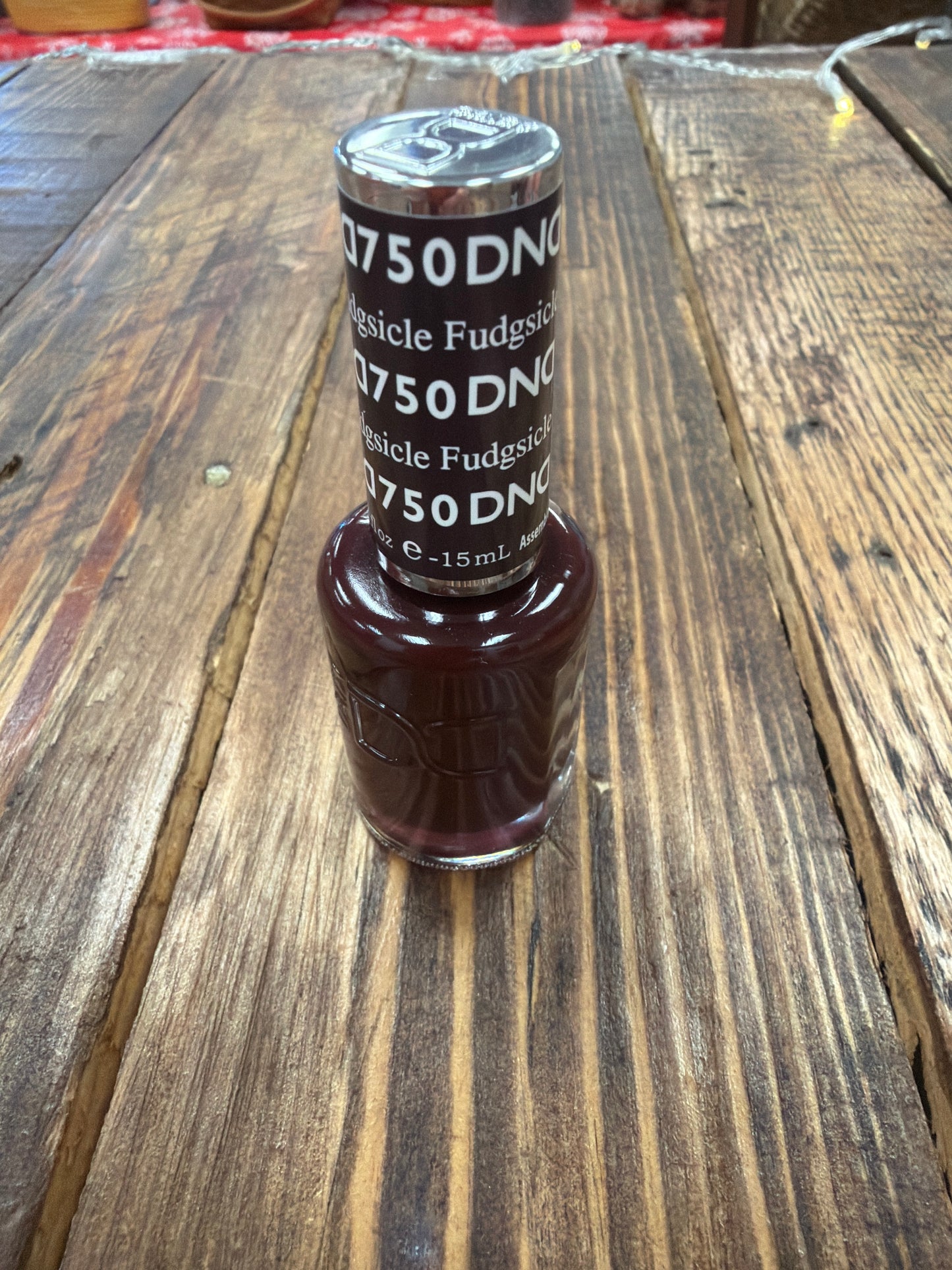 DND Daisy 750 Fudgesicle nail polish