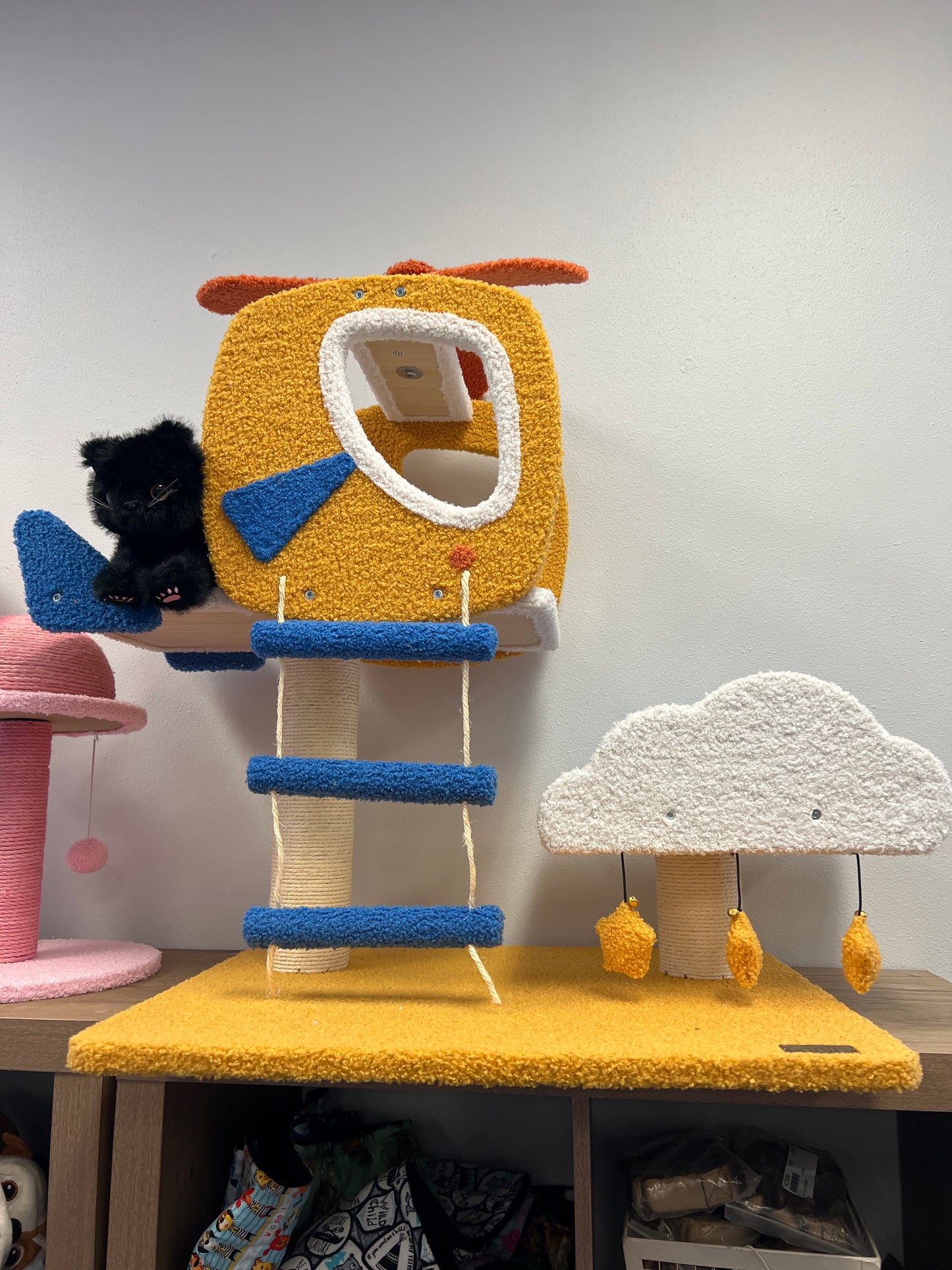 Novelty-Themed Cat Tree/Tower/Scratcher