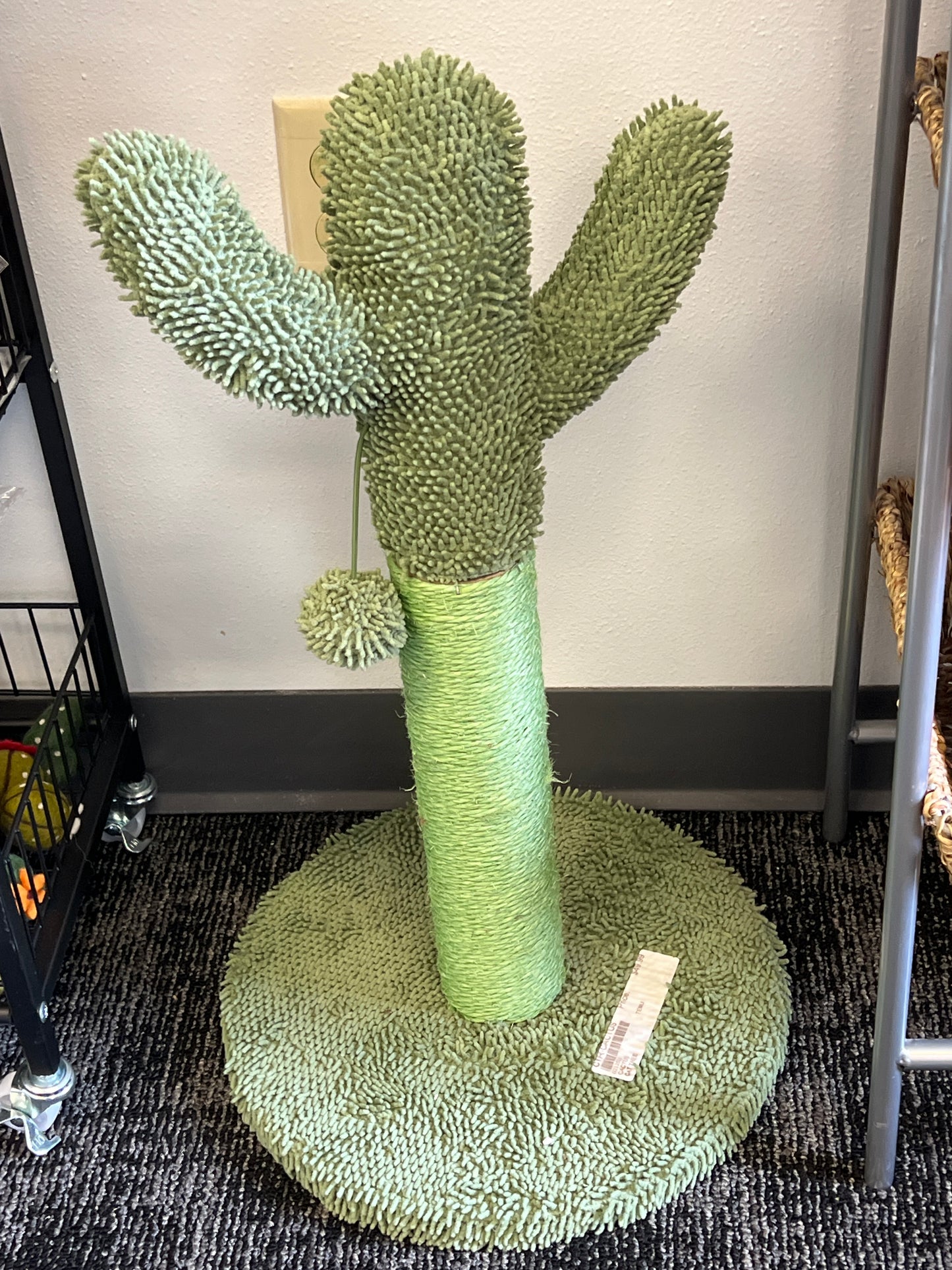 Novelty-Themed Cat Tree/Tower/Scratcher