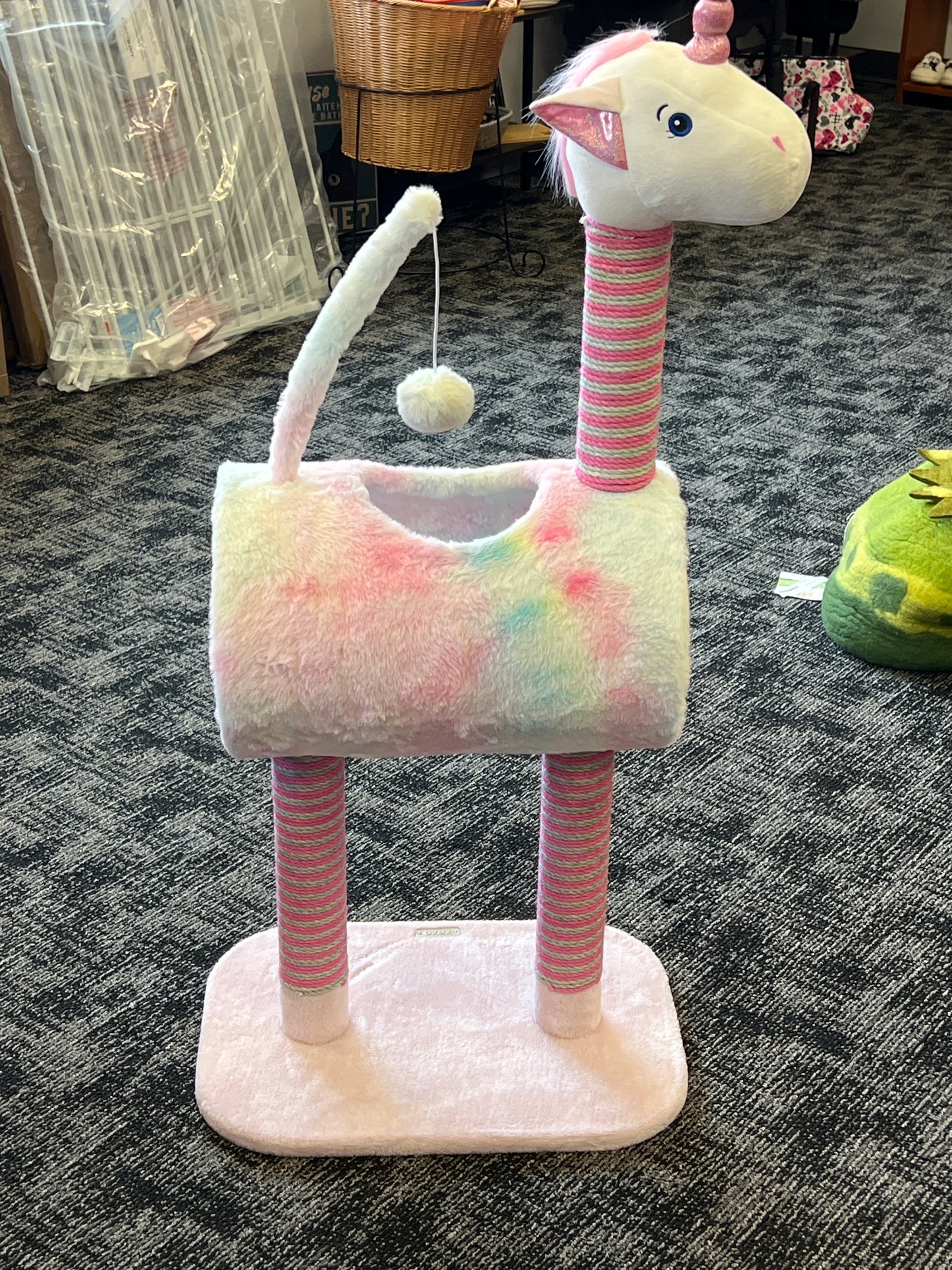 Novelty-Themed Cat Tree/Tower/Scratcher
